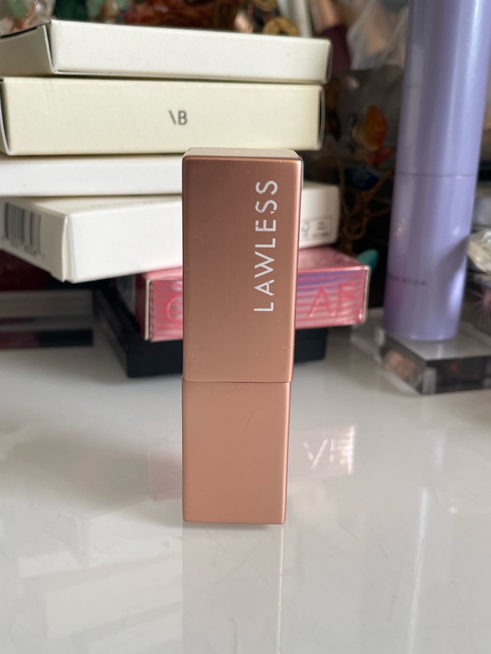 LAWLESS Lipstick in Daisy Pink